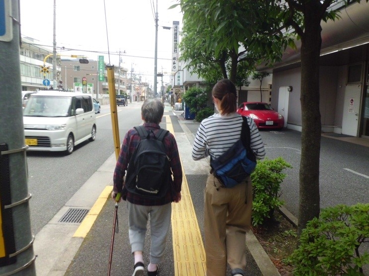 屋外歩行練習と買い物練習