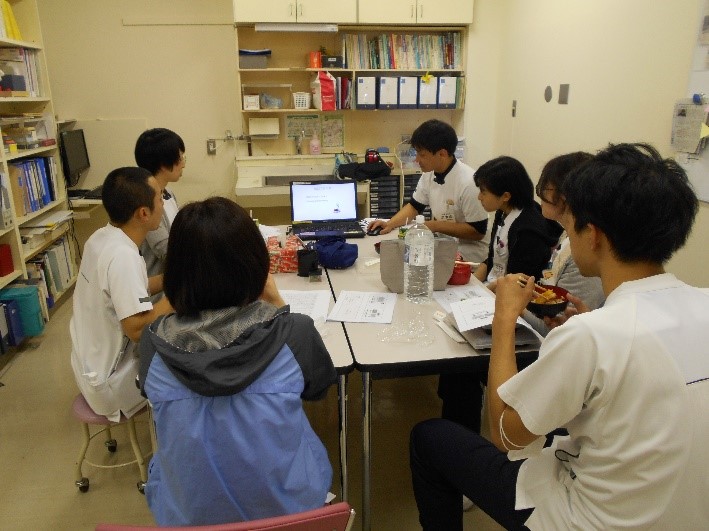 お昼時間の勉強会