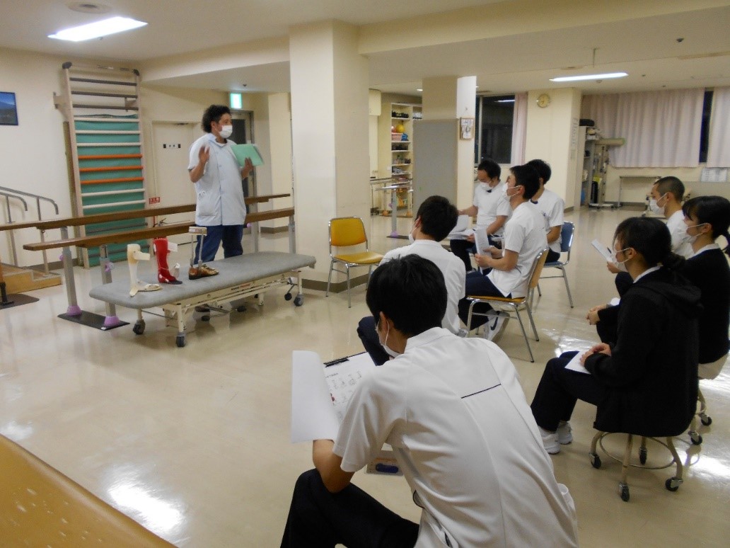 下肢装具の勉強会をおこないました