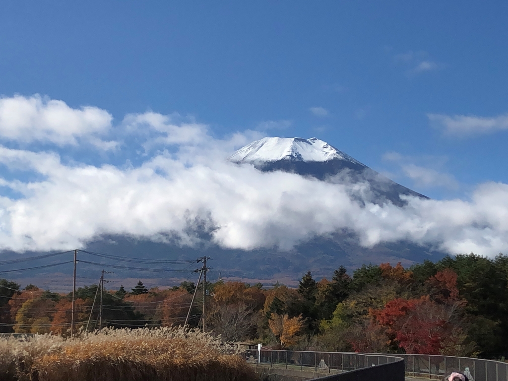 富士山初冠雪